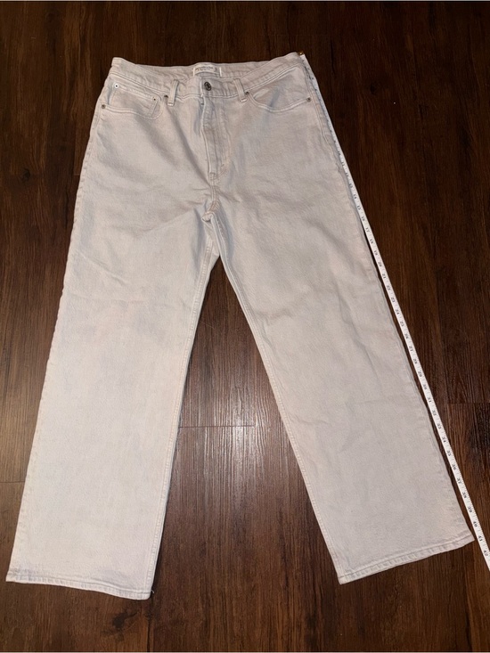 Abercrombie & Fitch Denim - Women’s Abercrombie & Fitch light grey High Rise Wide-Leg Jeans